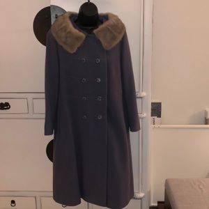 Vintage faux fur collar dbl breasted long wool coat.  Amazing condition.